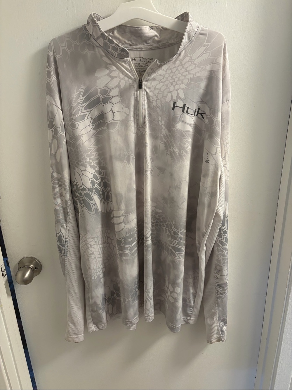 Huk Light Gray Camo-Print Performance Jacket